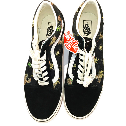 Vans off the wall - wall,