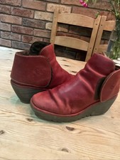 Cherry Red Fly London Yogi