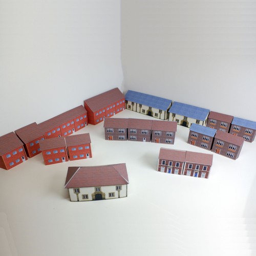 Gauge houses low relief - houses, &