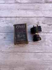 Vintage Pilot Radio & Tube