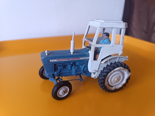 Britains ford 5000 tractor - ford,