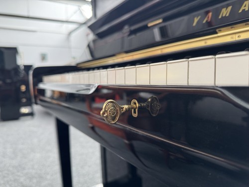 Yamaha upright piano key - yamaha,