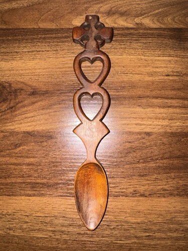 Carved wood welsh love - welsh, spoon