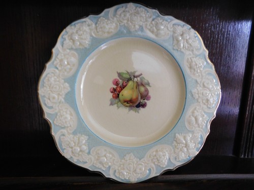 Beautiful vintage crown - a,