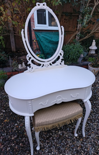 Kidney shaped dressing table - kidney,