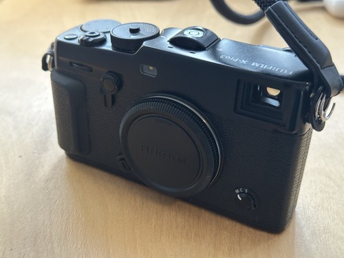 Fuji pro camera body black - camera,