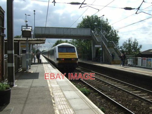 Photo footbridge diss railway - ,
