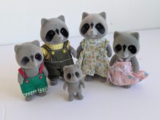 Sylvanian Families TOMY CHESTNUT RACCOON  FAMILY WITH BABY