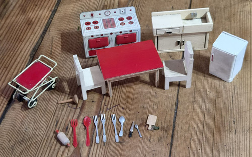 Vintage dolls house furniture - dolls,