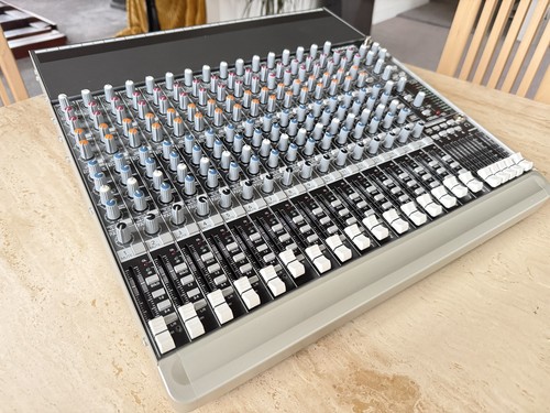 Mackie 1604 vlz3 - mackie, channel