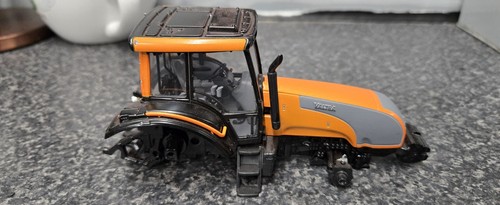 Universal hobbies valtra - hobbies, t