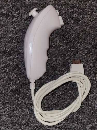 Nintendo wii nunchuck - nintendo,