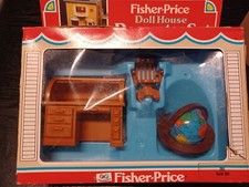 1981 FISHER-PRICE DOLL HOUSE