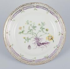 Royal Copenhagen Flora Danica. Lunch plate in hand-painted porcelain. Dated 1949