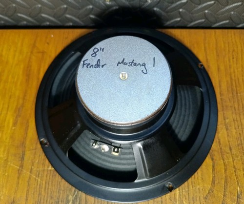 Fender guitar amplifier - 8",