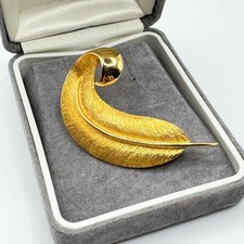 Vintage JEWELCRAFT Gold Tone