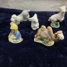 5 Vintage Wade Figurines Job