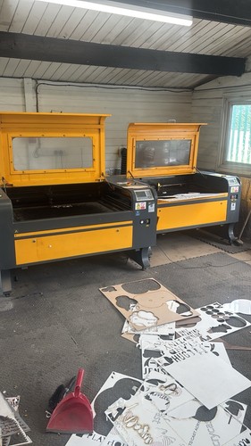 Laser cutting machine with - machine,