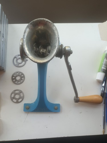 Spong and meat grinder - spong,