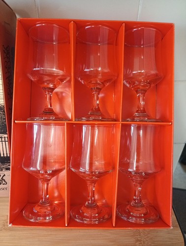 Royal park dema wine - dema, glasses