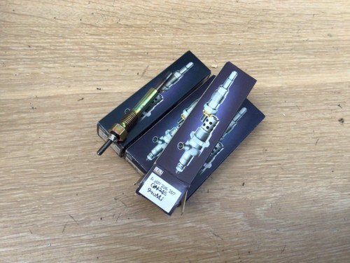Set beru glow - 4, plugs