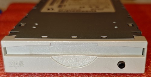 Iomega z100si 100mb internal - 100mb,