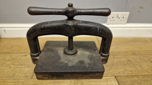 Antique victorian cast iron - victorian,