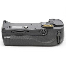 MB-D10 Vertical Battery Grip