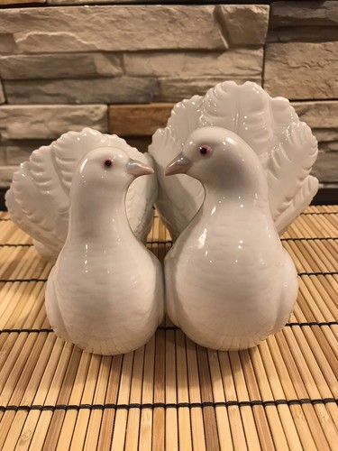 Lladro white glazed porcelain - white,