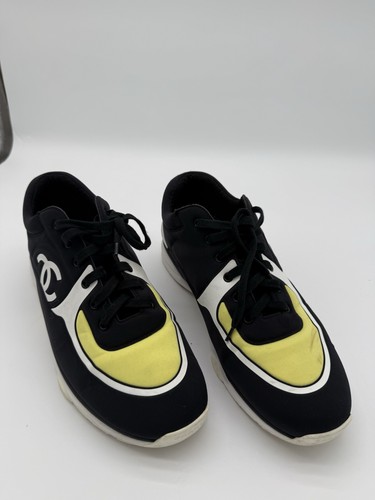 Chanel 19s neon yellow logo - 19s,