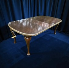 antique mahogany wind out extending 6 / 8 seater dining table