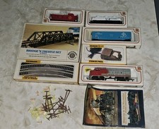 Bachmann HO Scale Vintage Train Set Lot Of 7  Engine Carts tracks Power Pack 