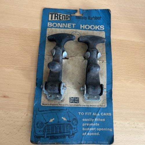 Trend bonnet hooks 1960 - bonnet,
