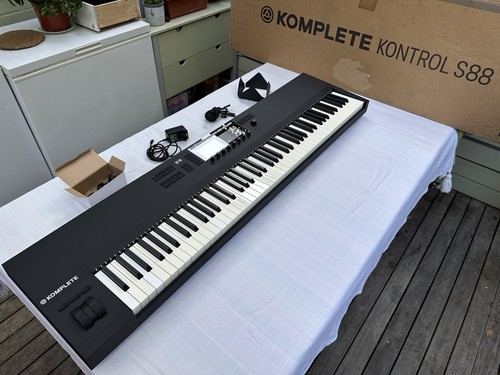 Native instruments komplete - instruments,