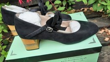 Size 6 UK, 39, Miss L Fire