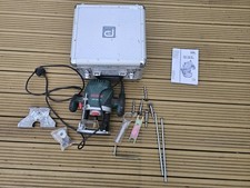 BOSCH POF  1100 AE plunge action electronic Router, 6 Bits And Carry Case 