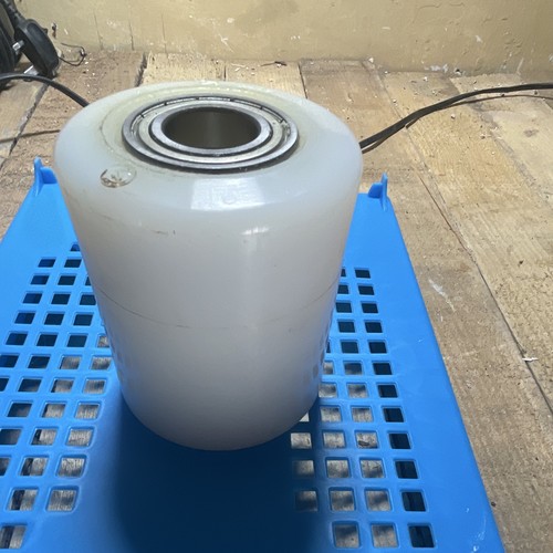 Pallet truck nylon - truck.,