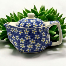 Chinese Ceramic Teapot - Small Size - Metal Infuser - Blue Daisy Pattern - 350ml