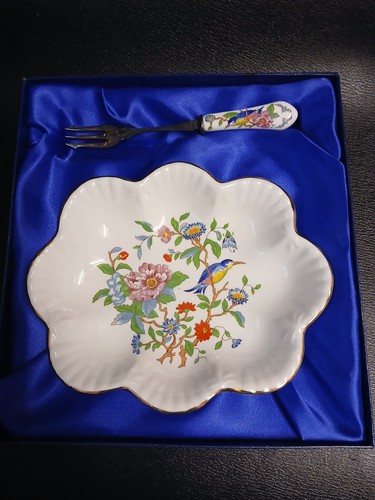 Aynsley pembroke plate and - pembroke,
