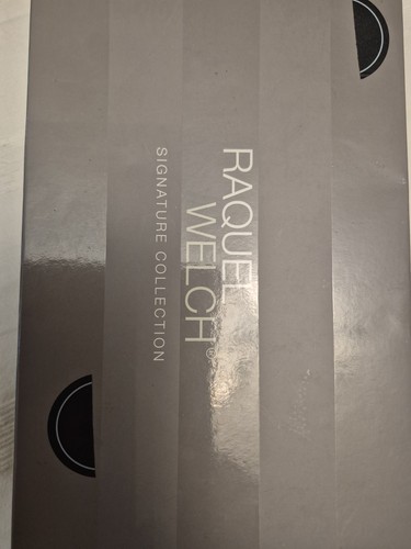 Raquel welch signature - raquel,