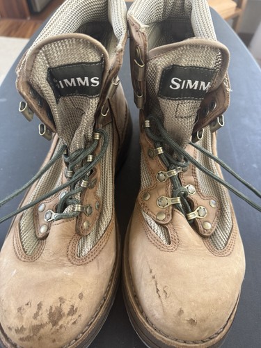Simms fly fishing - fly, wading