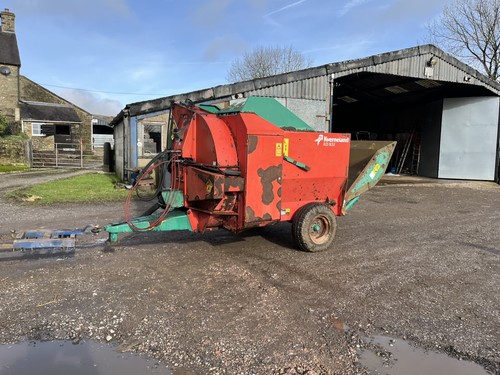Kverneland 832 straw chopper - kverneland,