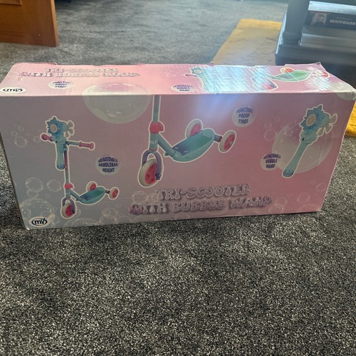 Tri scooter with bubble wand - with,