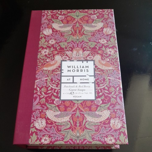 William morris strawberry - william,