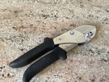 gripper shears carpet fitting