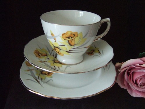 Vintage crown royal bone china - royal,