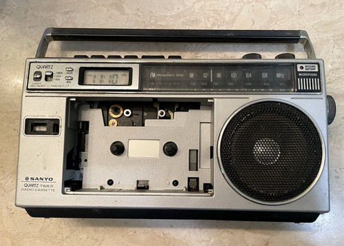 Vintage sanyo radio - sanyo,