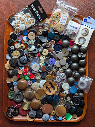 Mixed brands sewing buttons - mixed,