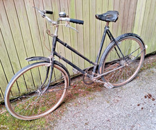 Vintage Raleigh Ladies Bike Ideal For Display Adverising