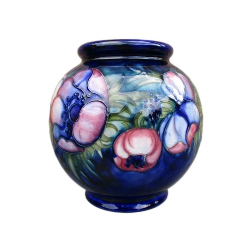 Moorcroft anemone blue - on,